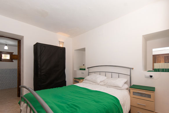 _DSC9716-2 Ground floor main bedroom