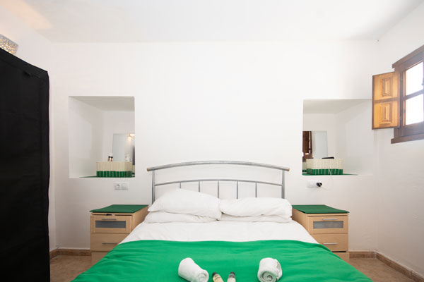 _DSC9718-2 Ground FLoor Master bedroom