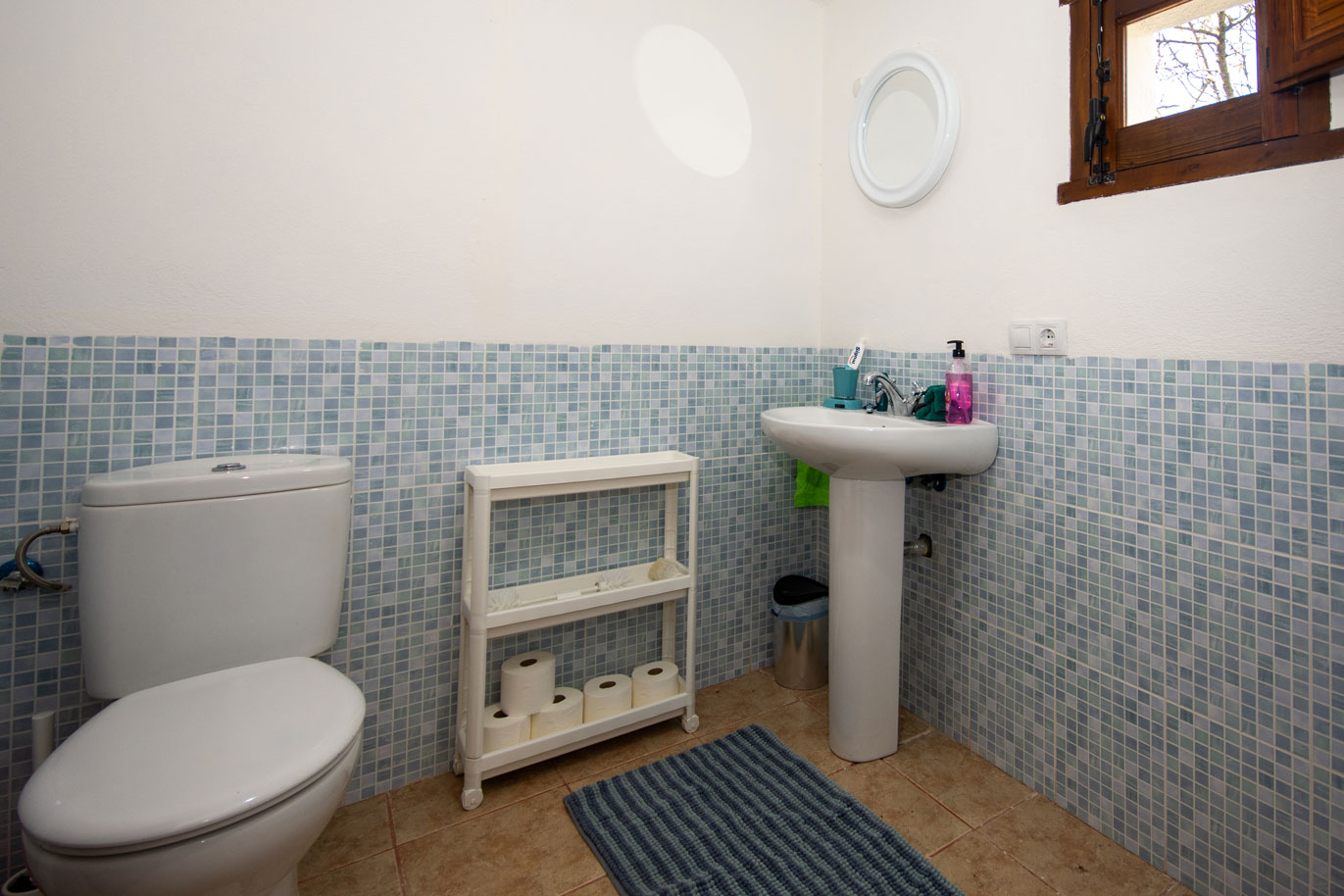 _DSC9724-2 en suite bathroom